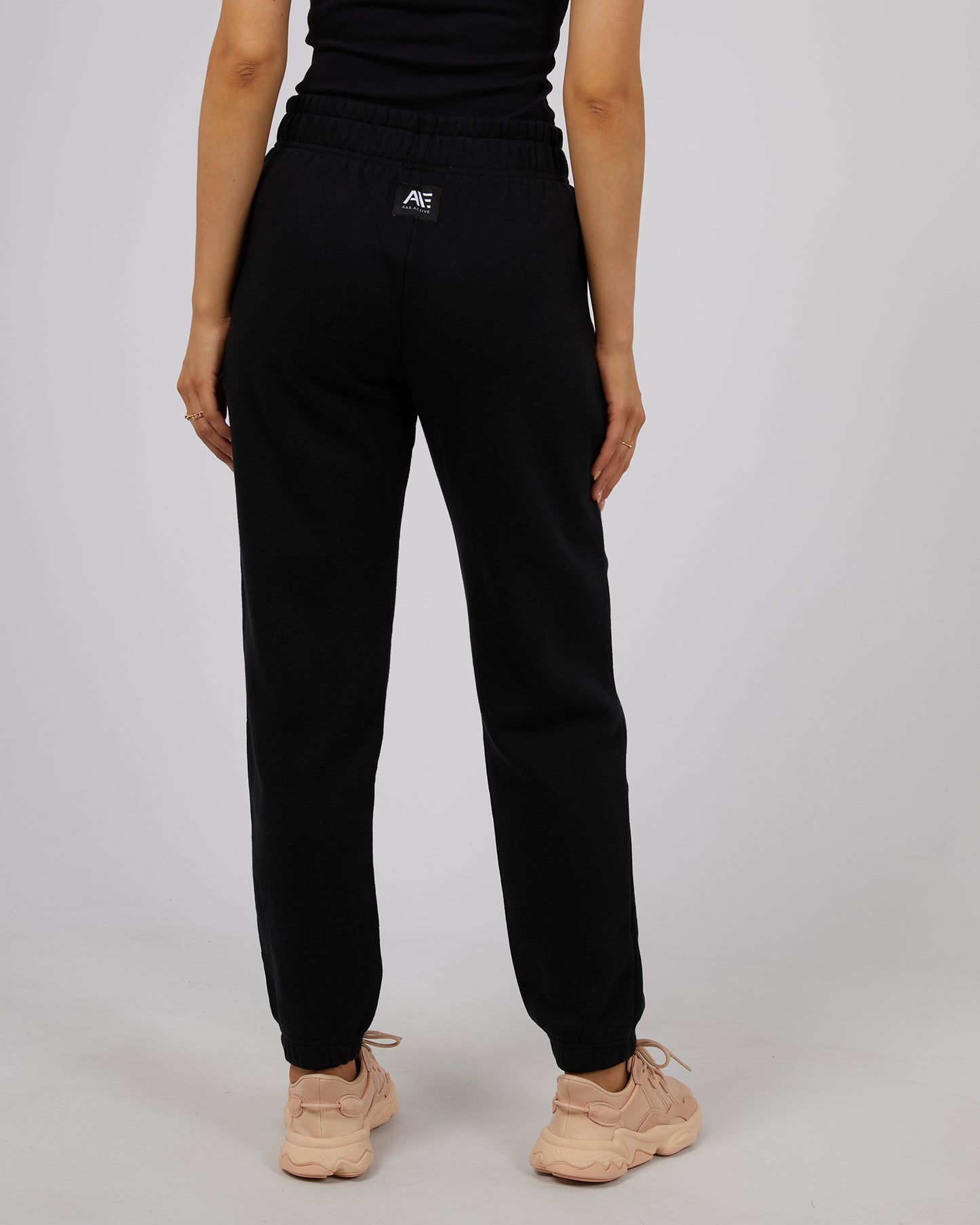 Active Tonal Trackpant - Black