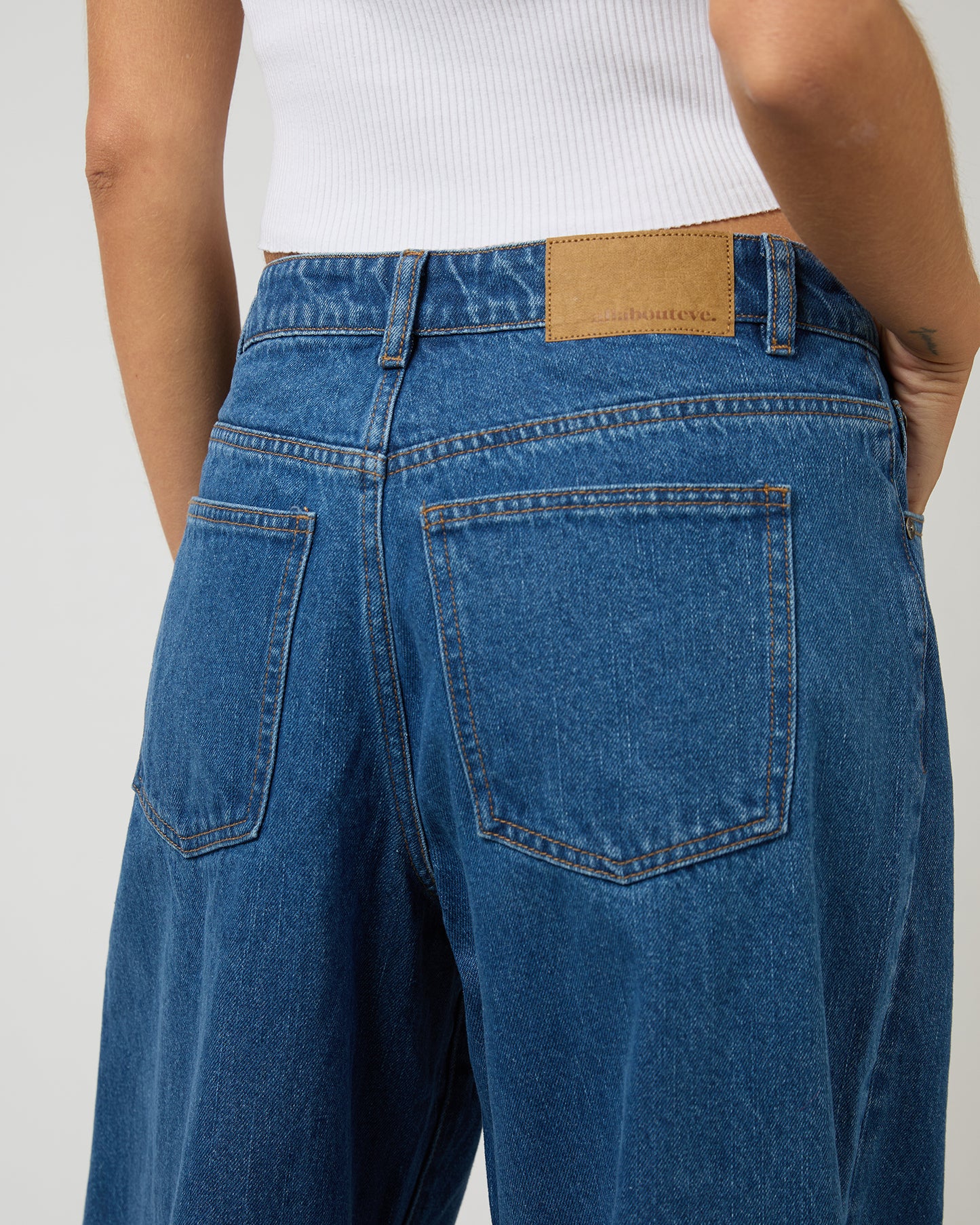 Hallie Barrel Leg Jean - Denim