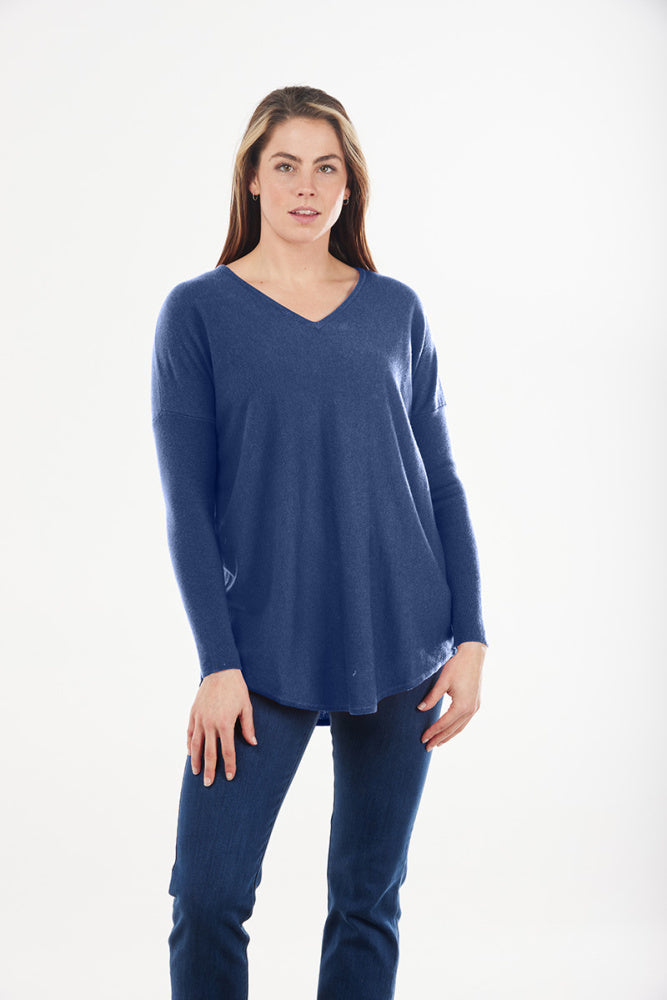 Essential Curved Hem V Pullover