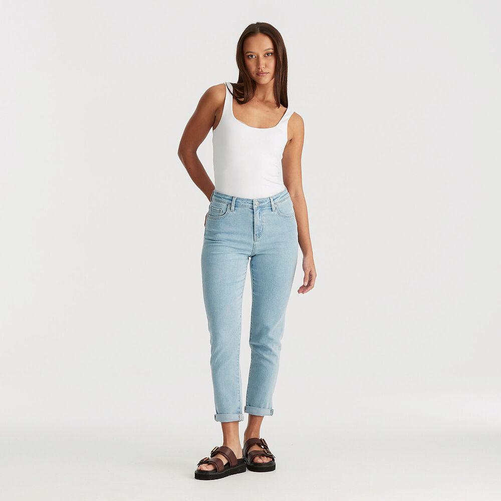 Mid Boyfriend Jean - Baby Blues