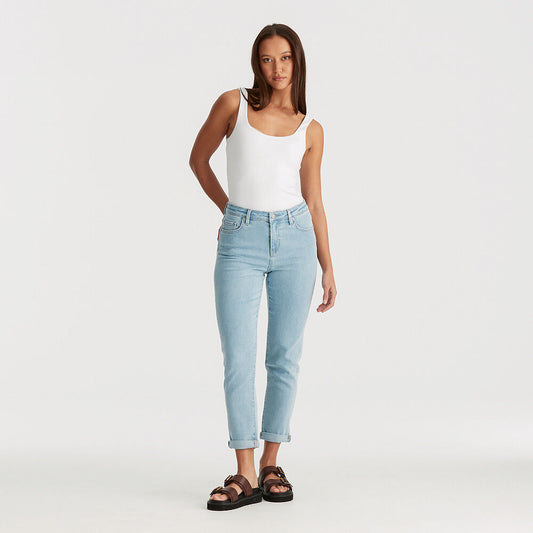 Mid Boyfriend Jean - Baby Blues