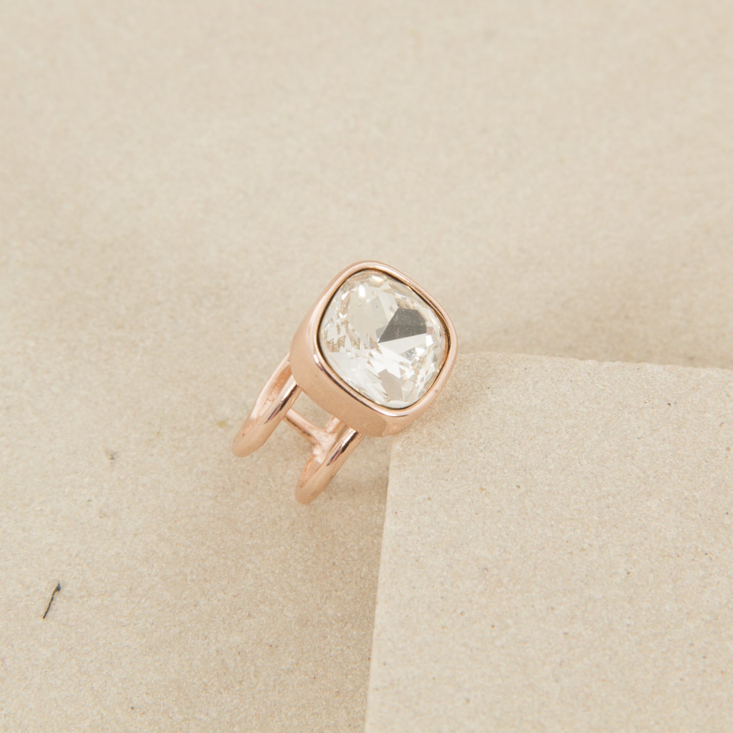 Rounded store square ring