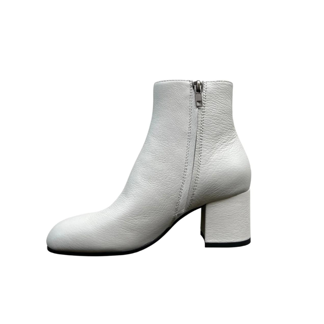 Flossies Boots - White