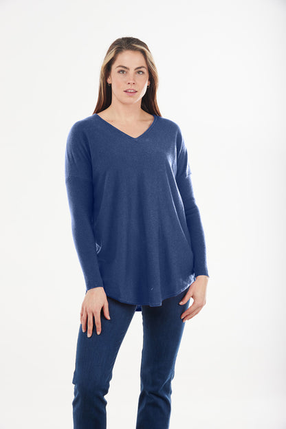 Essential Curved Hem V Pullover