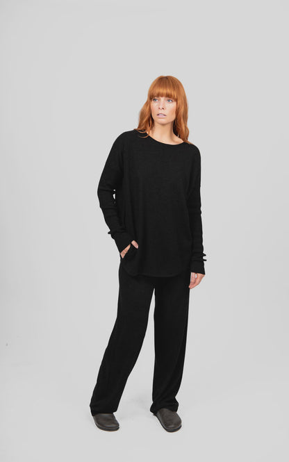 Queen Curved Hem Crew Neck