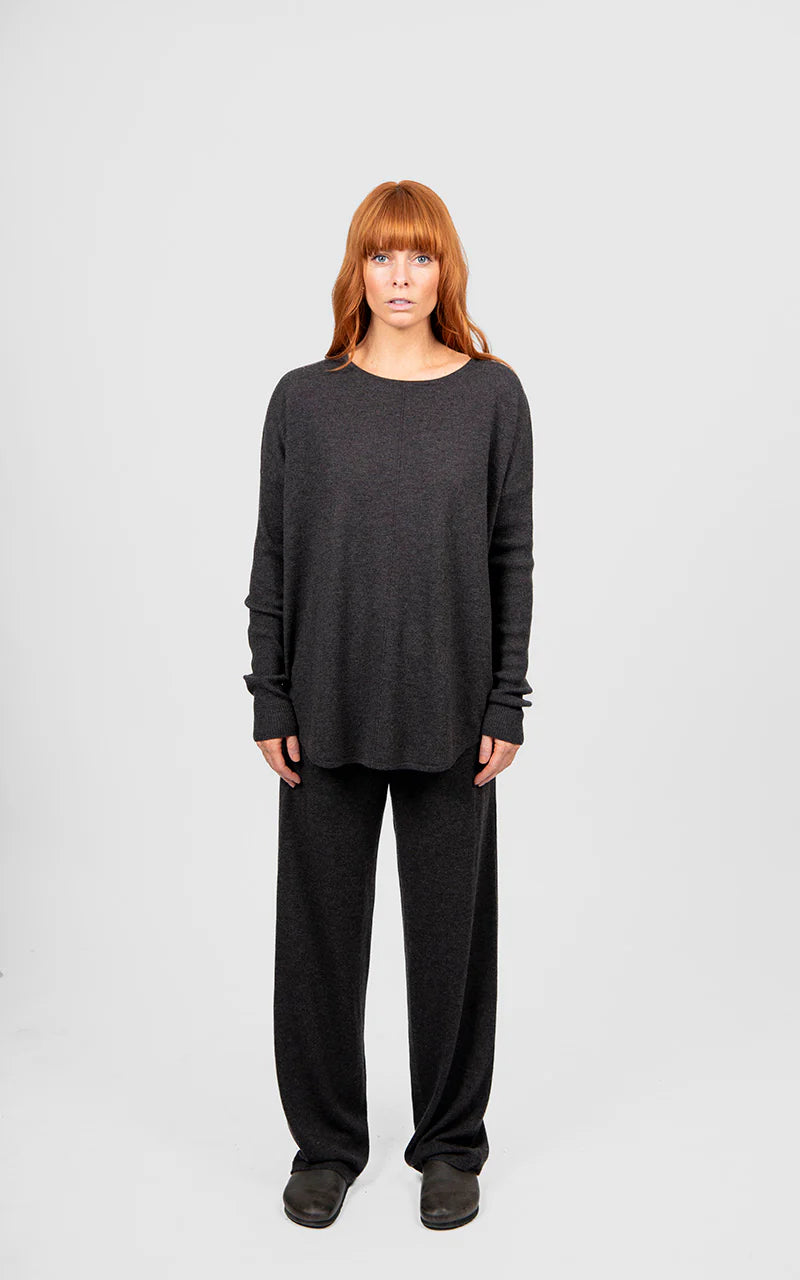 Queen Curved Hem Crew Neck