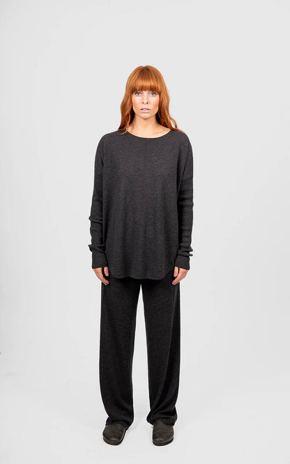 Queen Curved Hem Crew Neck