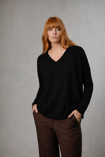 Queen V-Neck Curved Hem Pullover