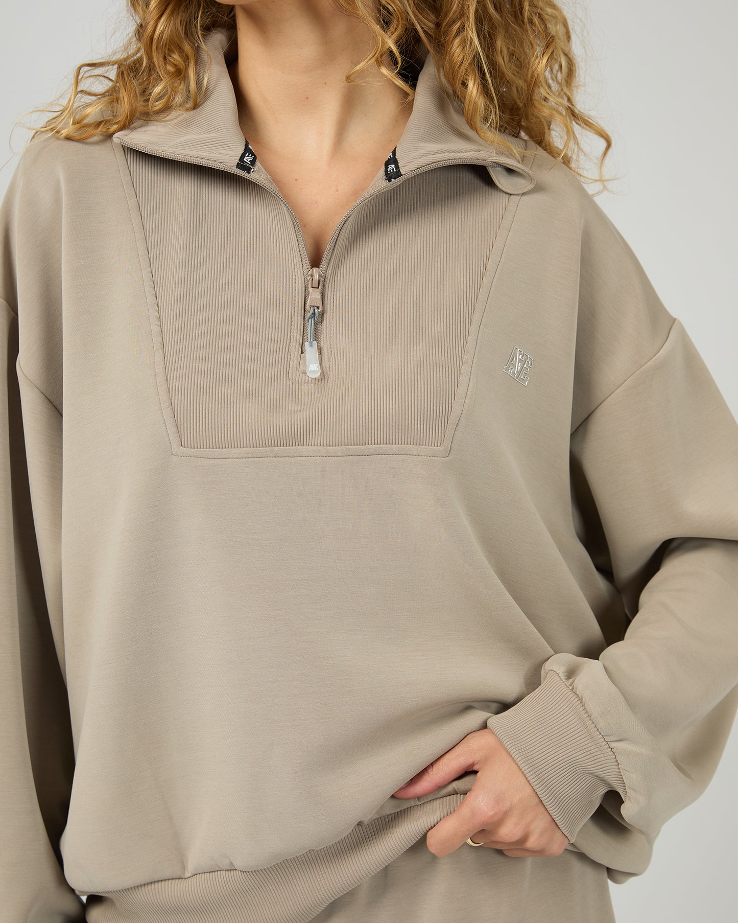 Luxe Active 1/4 Zip - Stone