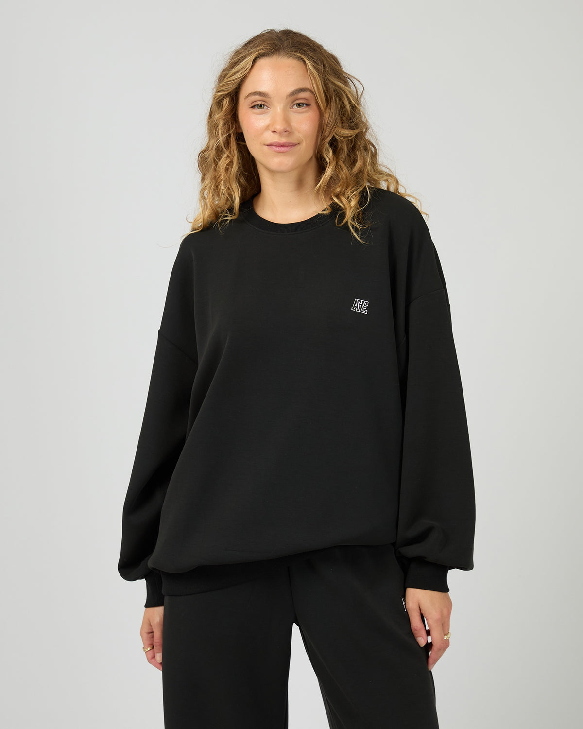 Luxe Active Box Crew - Black