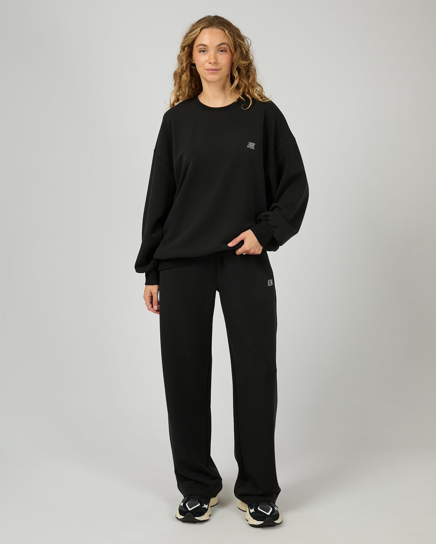 Luxe Active Box Crew - Black