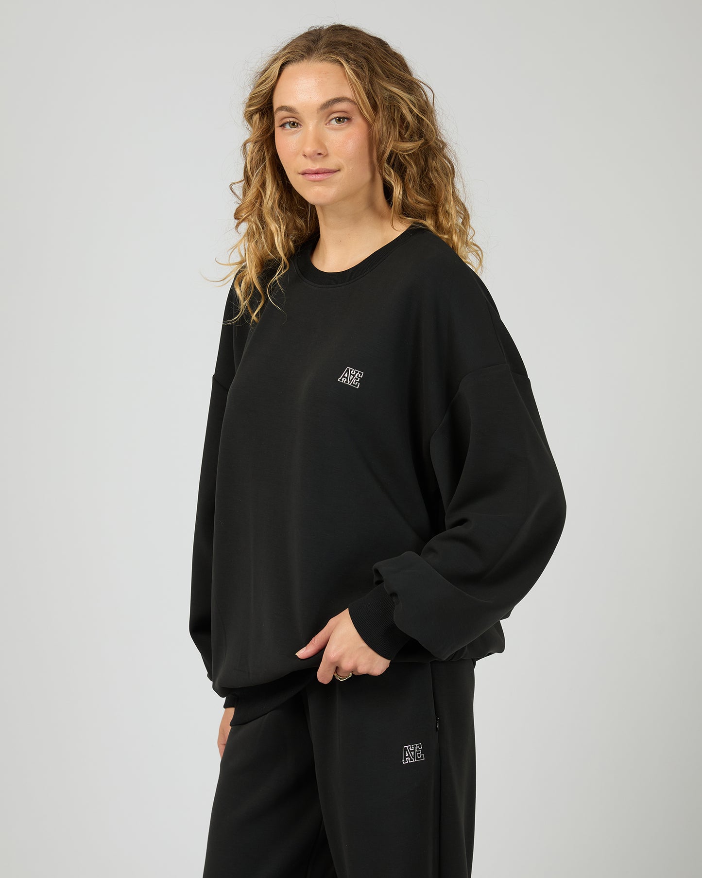 Luxe Active Box Crew - Black
